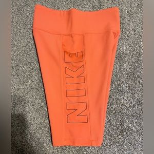 Nike 6” seam biker shorts SZ M